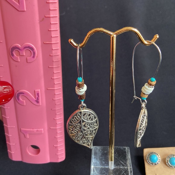 NWOT Boho Hanging Earring with matching Stud - Picture 3 of 4